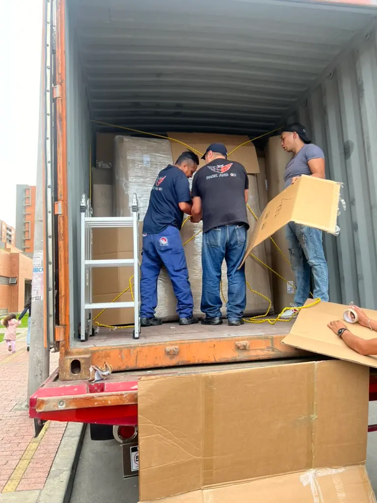 Loading and stowage in sea container